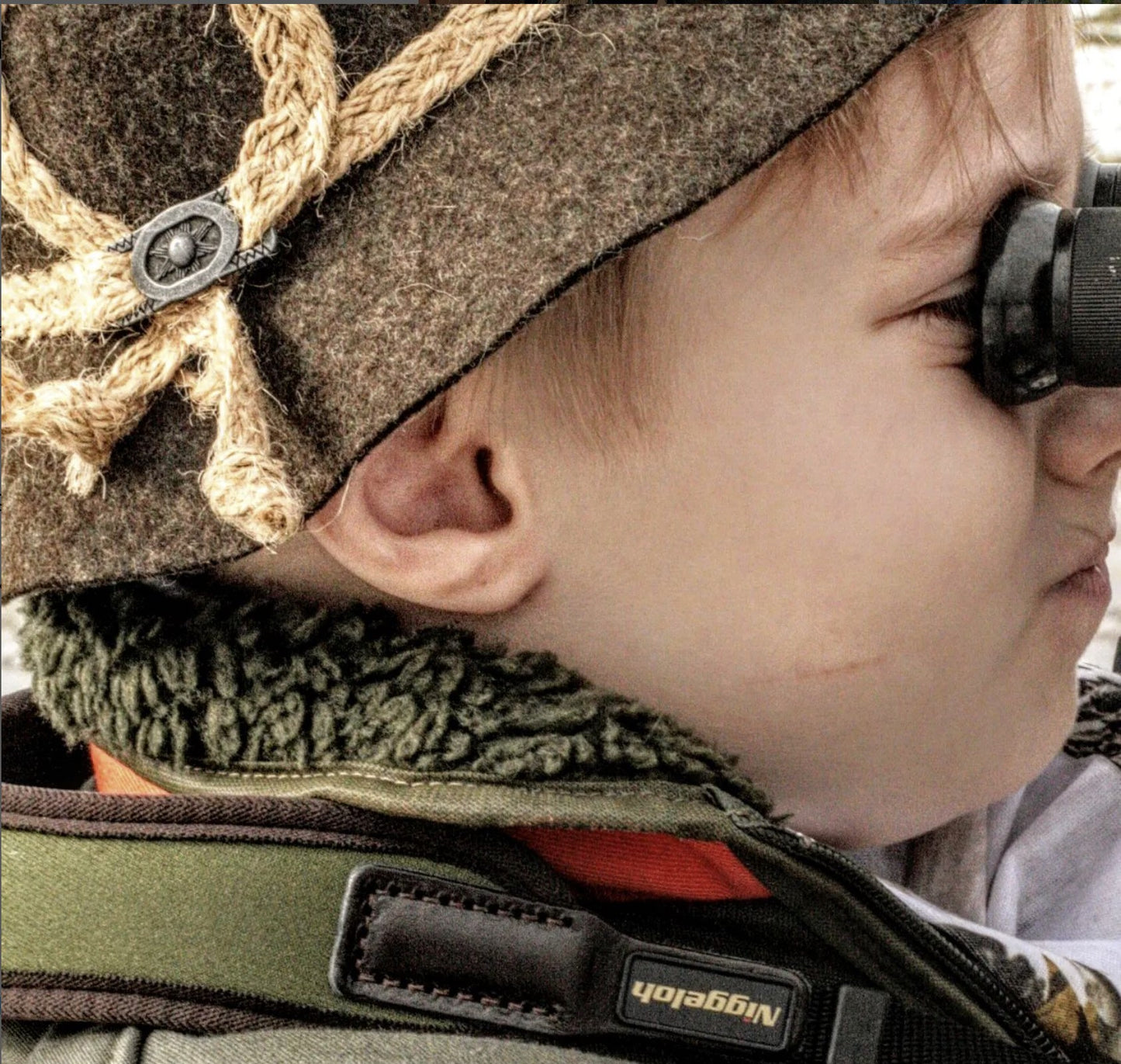 Neopren アウトライン ストラップ 双眼鏡  / Neopren Strap Outline Binoculars